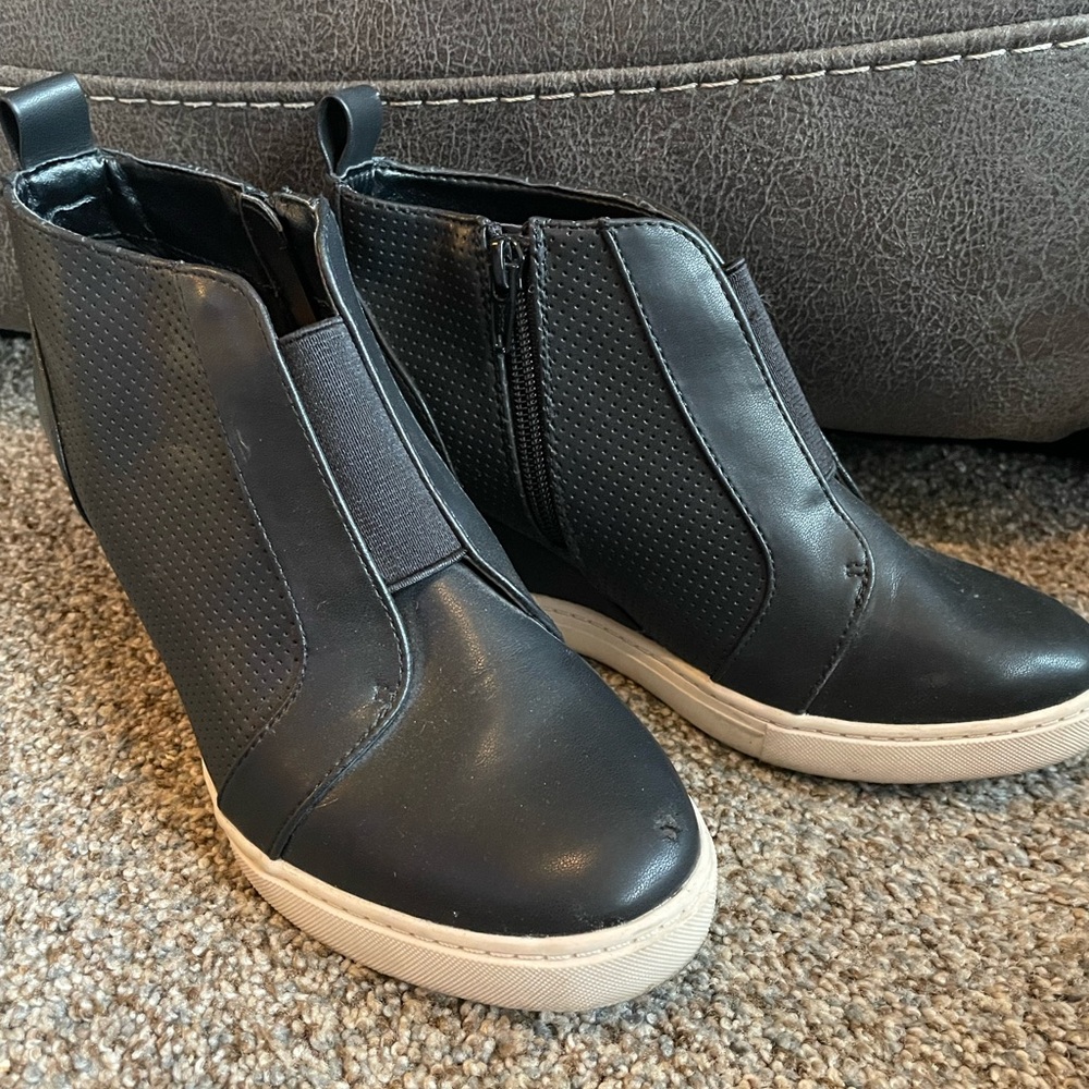 Ladies wedge ankle boots.  Size 6.5 Black.